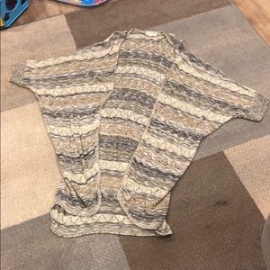 Short sleeve sweater